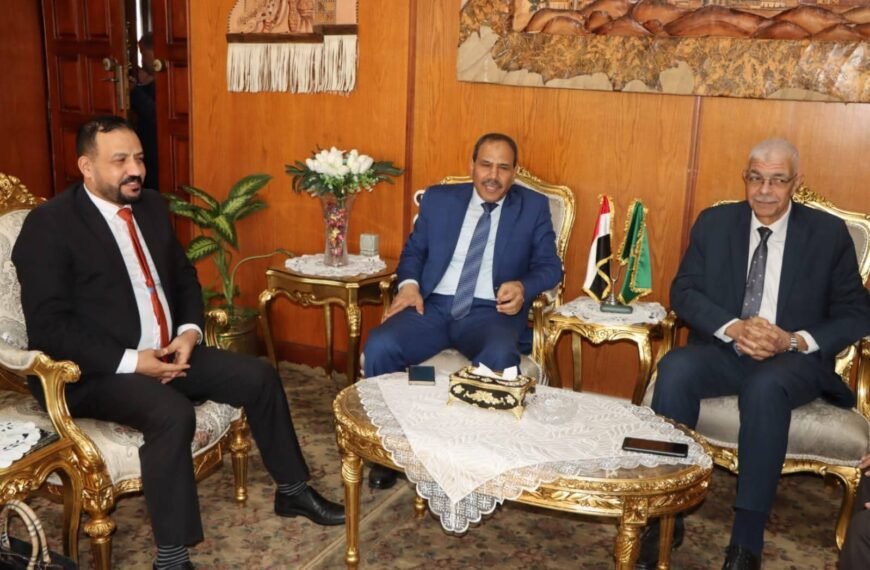 رئيس جامعة المنوفية يلتقي مدير فرع التأمين الصحي لبحث التعاون للارتقاء بمستوى الخدمات المقدمة لمنسوبي الجامعة