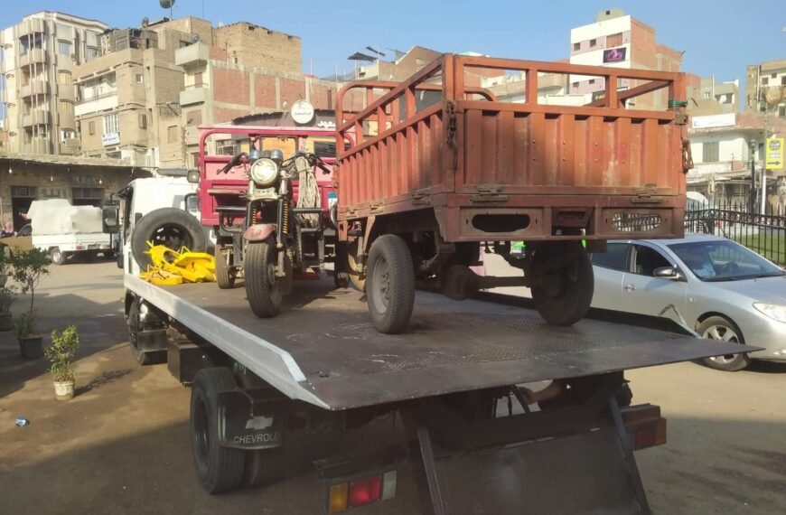 بالتعاون مع الإدارة العامة لمرور المنوفية … ضبط والتحفظ على تروسيكلات بمنوف لقيام سائقيها بتحميل ركاب