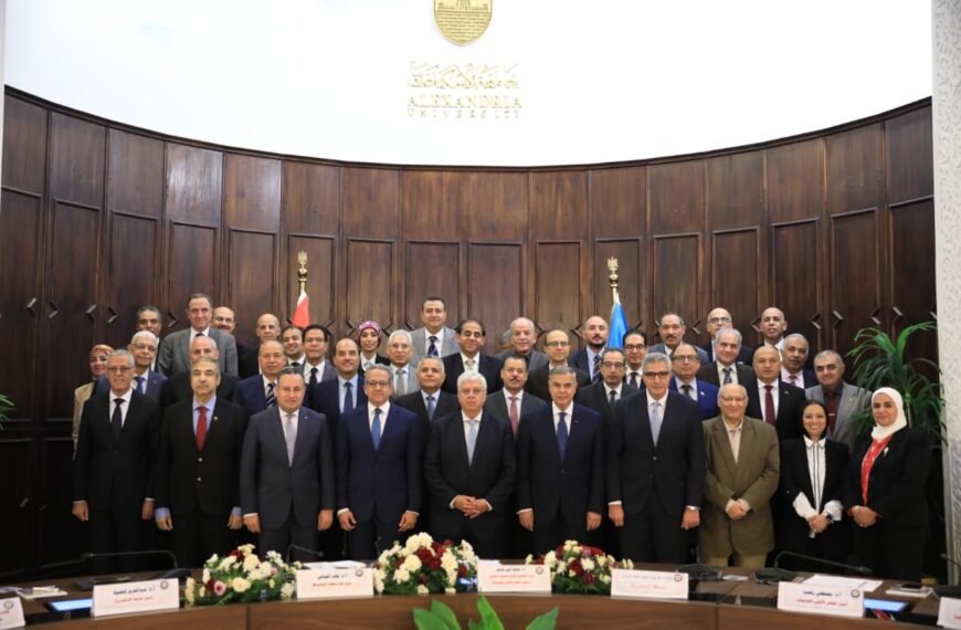 رئيس جامعة المنوفية يشهد تكريم المجلس الأعلى للجامعات للدكتور خالد العناني بجامعة الإسكندرية