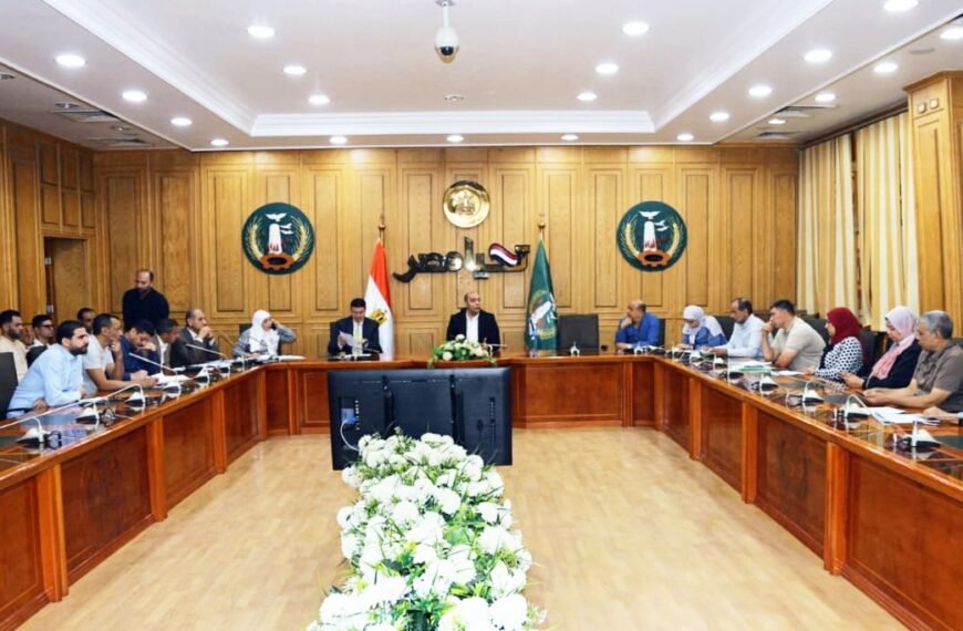 نائب محافظ المنوفية يعقد اجتماعاً تنسيقياً لمتابعة مشروعات البنية التحتية بالمنطقة الصناعية بقويسنا