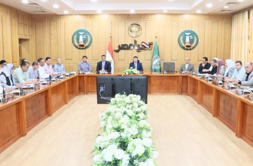 سكرتير عام المنوفية يعقد إجتماعاً لمتابعة معدلات الإنجاز بملفي التصالح والتقنين ومشروعات الخطة الاستثمارية الجديدة