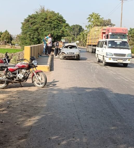 إصابة 4 اشخاص اثر حادث تصادم بين سيارتين ملاكي بقويسنا