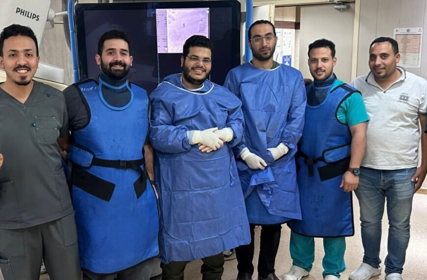 تدخل طبي دقيق بمعهد الكبد القومي يُنقذ حياة مريض من نزيف حاد دون جراحة