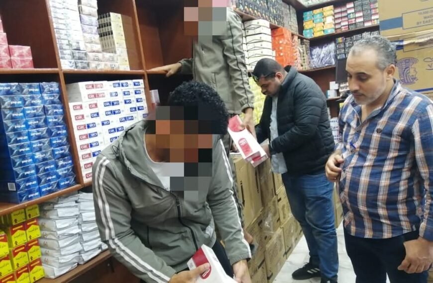 ضبط 11 ألف و750 ألف عبوة سجائر مهربة وغير مصرح بتداولها بالأسواق بإحدى المحال التجارية بشبين الكوم