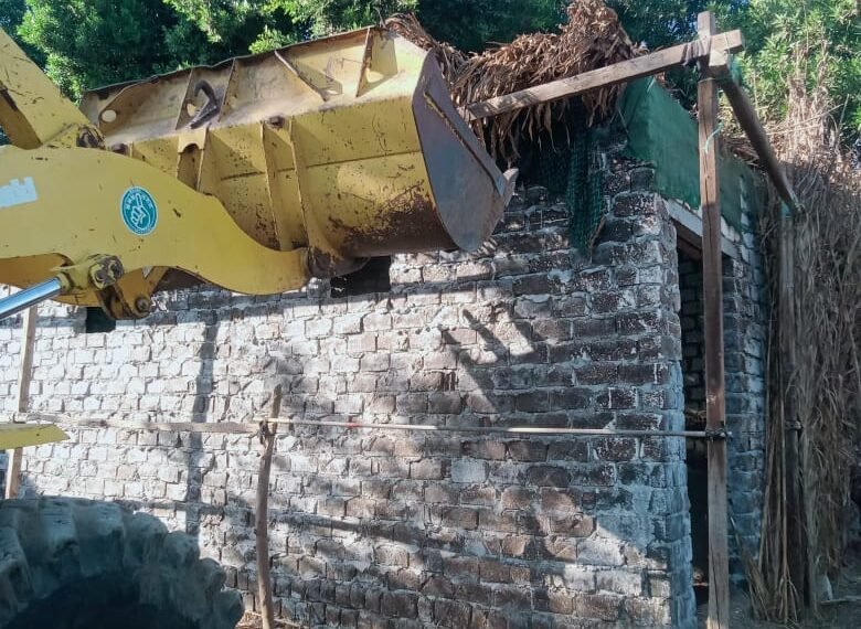 إزالات فورية لحالات تعدي على الاراضي الزراعية وبناء مخالف بأشمون والباجور وشبين الكوم خلال حملات مكبرة