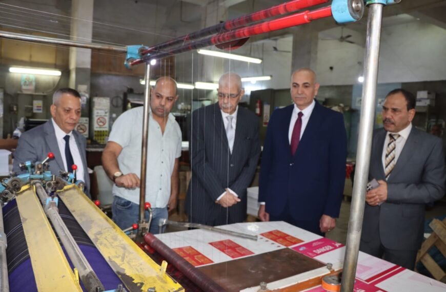 رئيس جامعة المنوفية يتفقد مطابع الجامعة ويبحث سبل تعظيم الاستفادة من الموارد الذاتية وتحويل المطابع لدار للنشر
