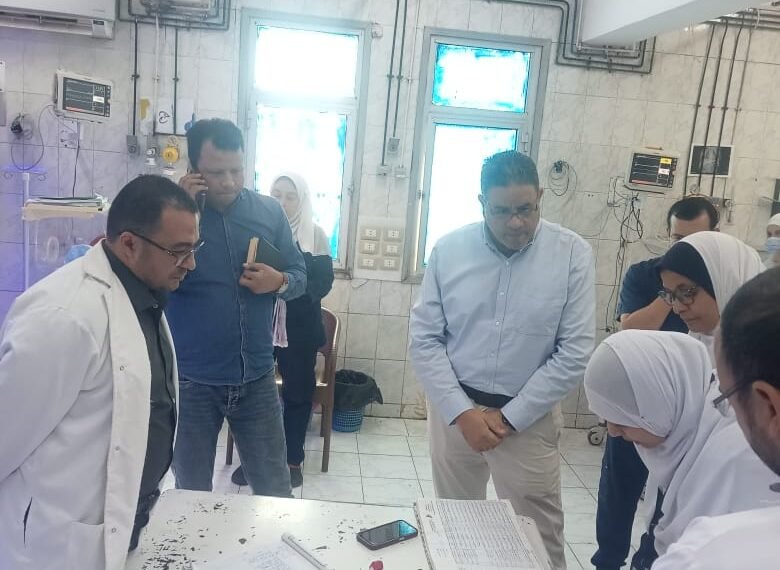 جولة رقابية مفاجئة لوكيل الصحة بالمنوفية داخل مستشفى الشهداء وإحالة عدد من المتغيبين عن العمل للتحقيق