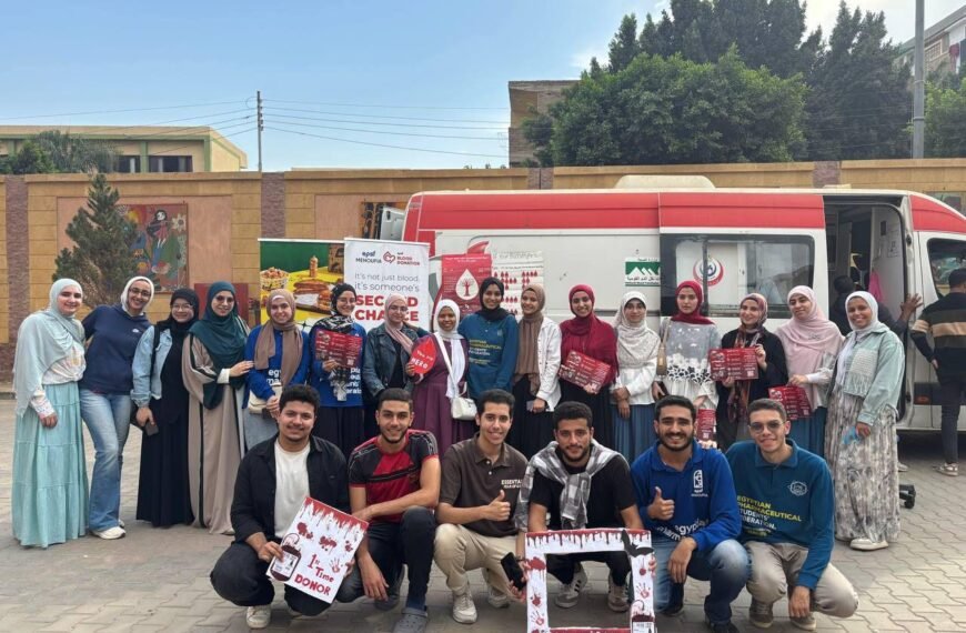 طلاب صيدلة المنوفية يواصلون مسيرة العطاء عبر أكبر حملة توعية بالتبرع بالدم