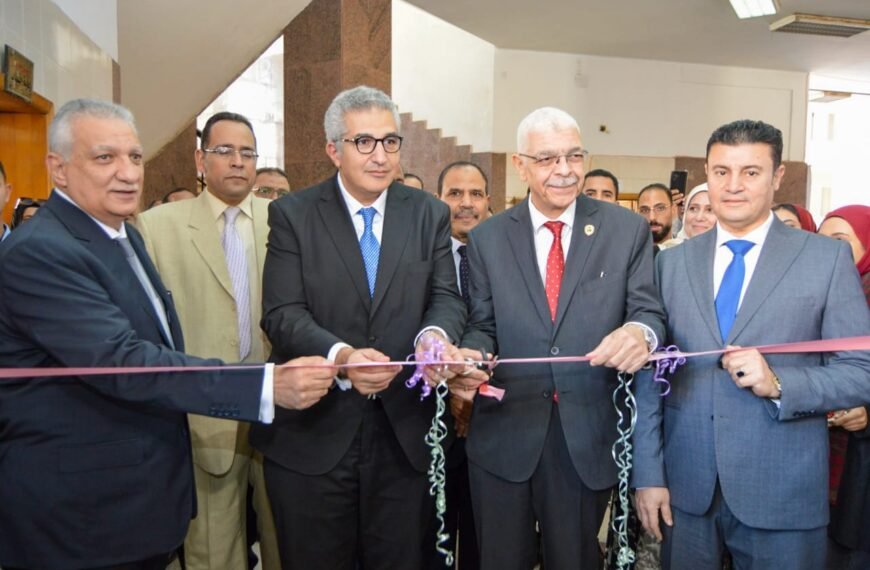 سكرتير عام المحافظة يشهد معرض “ابتكار مستدام ” علي هامش مؤتمر دور جامعة المنوفية في تطوير المشروعات الحرفية