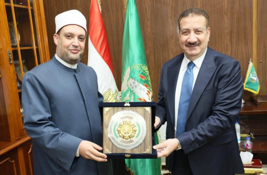 محافظ المنوفية يكرم وكيل وزارة الأوقاف لتوليه رئيس الادارة المركزية لشئون الدعوة بوزارة الأوقاف