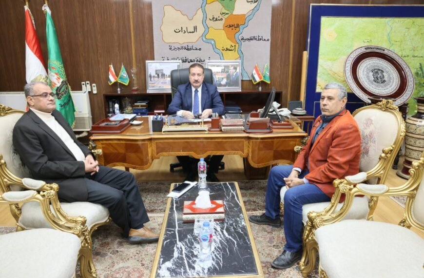 محافظ المنوفية يناقش الموقف التنفيذي لمشروع صرف صحى كفر مناوهلة ويوجه بتكثيف الجهود ورفع معدلات الإنجاز