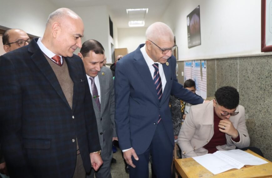 رئيس جامعة المنوفية يتفقد امتحانات كلية العلوم الصحية التطبيقية ويشدد على توفير بيئة امتحانية آمنة ومنضبطة