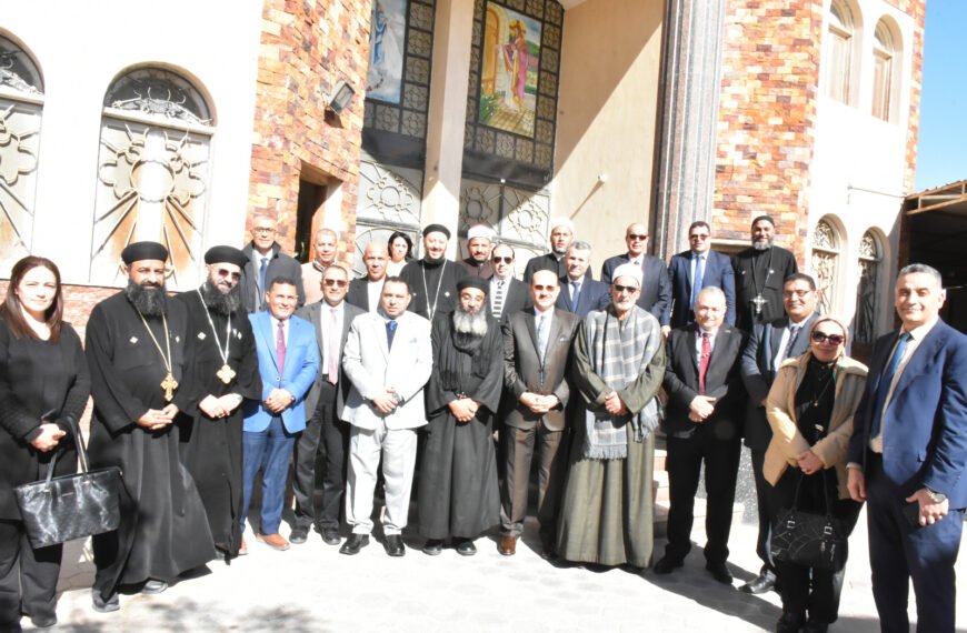 رئيس جامعة مدينة السادات يقدم التهنئة بعيد الميلاد المجيد لكنيسة العذراء مريم