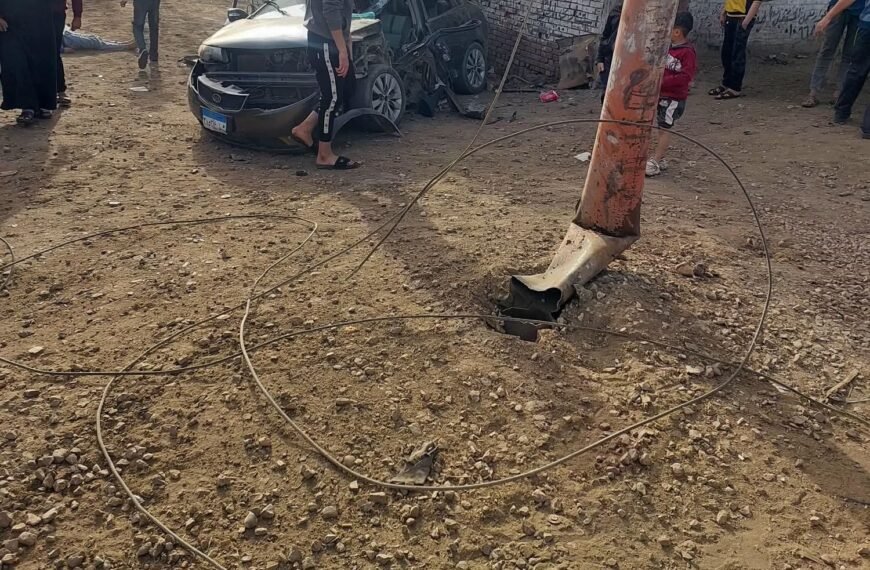 مصرع شاب وإصابة ثلاثة آخرين إثر تصادم سيارة ملاكي فى&hellip;