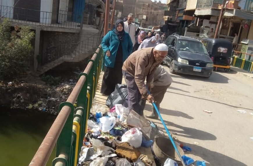 ضبط نفايات طبية خطرة وسط القمامة علي كوبري سنتريس وتحرك عاجل من مجلس مدينة اشمون