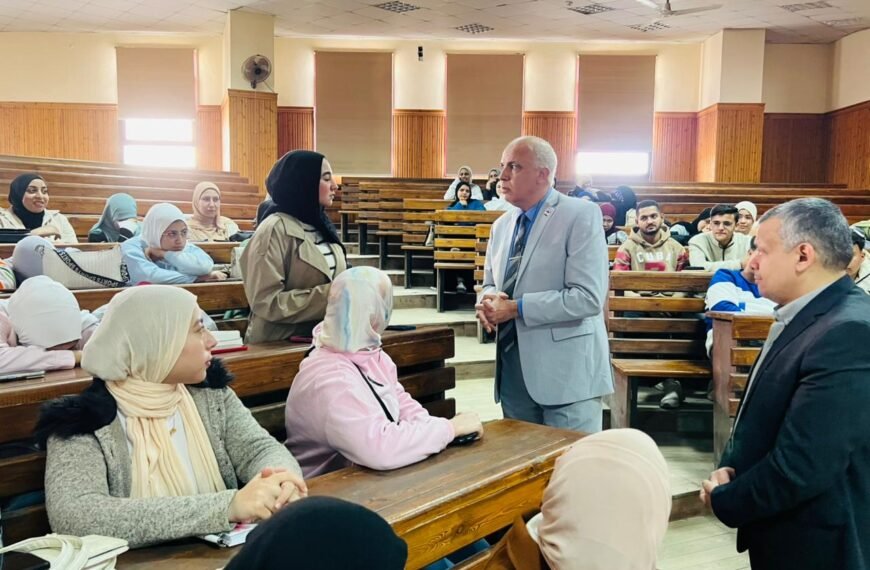 رئيس جامعة الدلتا التكنولوجية يتابع انتظام سير العملية التعليمية بالتزامن مع انطلاق الفصل الدراسى الثانى