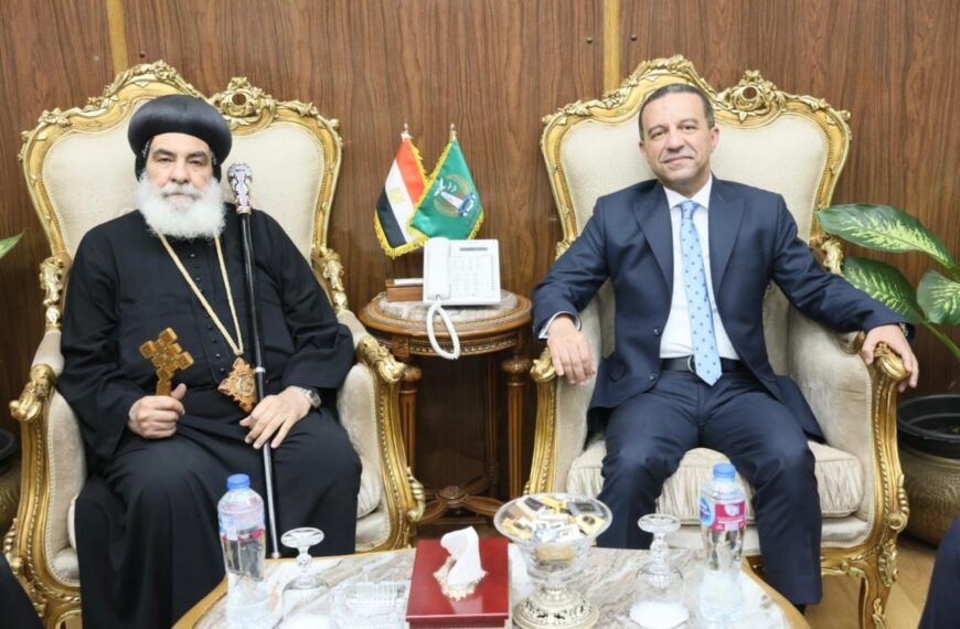 محافظ المنوفية يستقبل الأنبا بنيامين بمكتبه لتقديم التهنئة بتوليه مهام منصبه الجديد