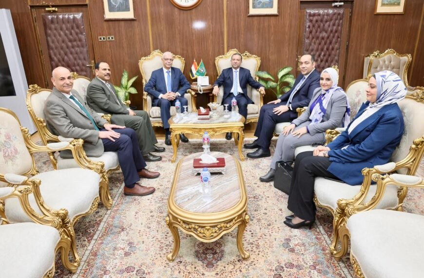 محافظ المنوفية يستقبل رئيس جامعة المنوفية بمكتبه لتقديم التهنئة بتوليه مهام منصبه الجديد