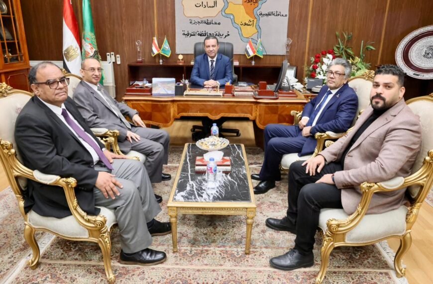 محافظ المنوفية يلتقى وفد حزب حماة الوطن بمكتبه لتقديم التهنئة بمنصبه الجديد ويؤكد على تعزيز التعاون المشترك