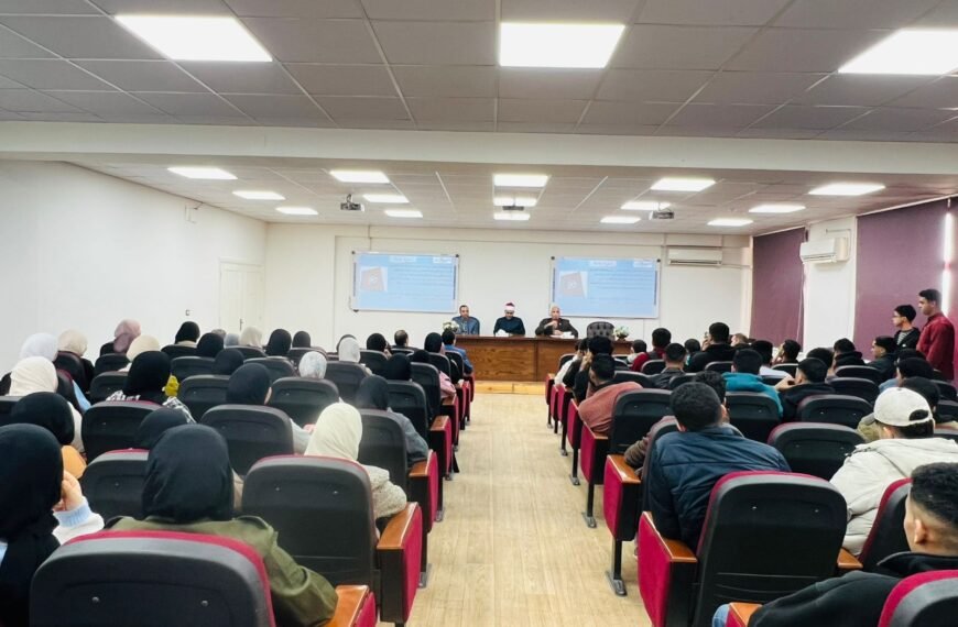 رئيس جامعة الدلتا التكنولوجية يؤكد خلال ندوة ثقافية بالجامعة ان الضوابط الشرعية تصون القيم