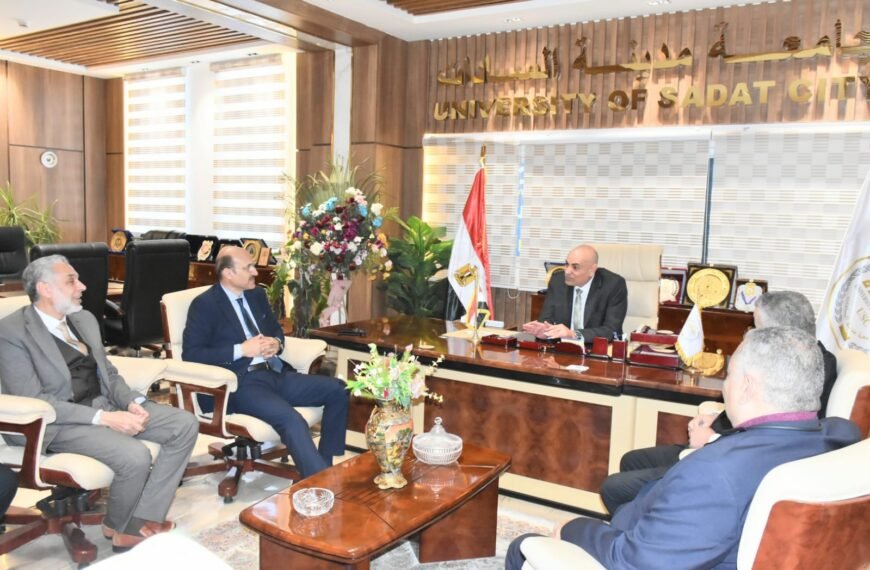 بعد صدور القرار الجمهوري.. الدكتور ناصر عبد الباري يتسلم مهام رئاسة جامعة مدينة السادات