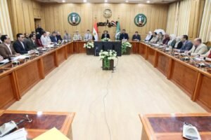 محافظ المنوفية يترأس اجتماع موسع برؤساء الوحدات المحلية ويشدد بتكثيف الحملات الرقابية علي كافة الأسواق والمخابز