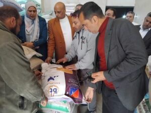 حملات رقابية مفاجئة بمنوف وضبط ٢٠ طن أعلاف وأسمدة مجهولة المصدر ولحوم دجاج غير صالح للاستهلاك الادمي