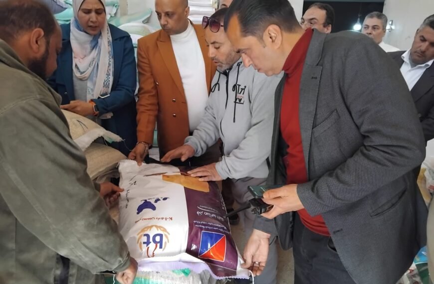 حملات رقابية مفاجئة بمنوف وضبط ٢٠ طن أعلاف وأسمدة مجهولة المصدر ولحوم دجاج غير صالح للاستهلاك الادمي