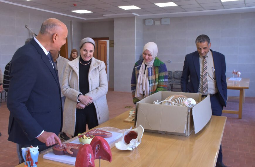 رئيس جامعة مدينة السادات يتفقد كلية الطب والإدارة الطبية لمتابعة سير العمل والتجهيزات