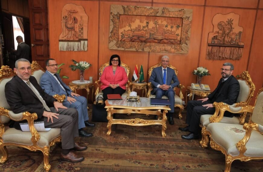 رئيس جامعة المنوفية يستقبل وفد جامعة المنوفية الأهلية لمتابعة سير العمل وتبادل التهنئة بعيد الفطر