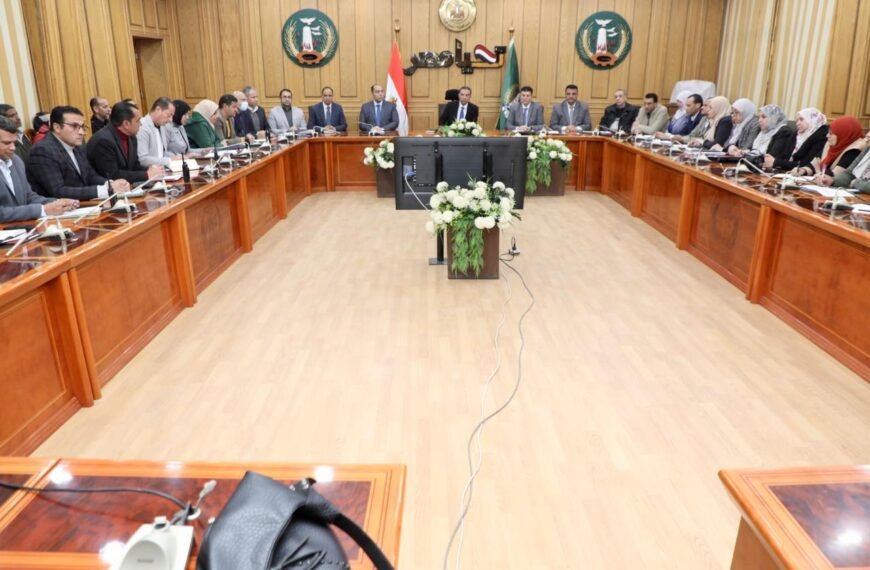 استعدادا لعيد الفطر المبارك .. محافظ المنوفية يترأس اجتماعًا موسعًا برؤساء الوحدات المحلية
