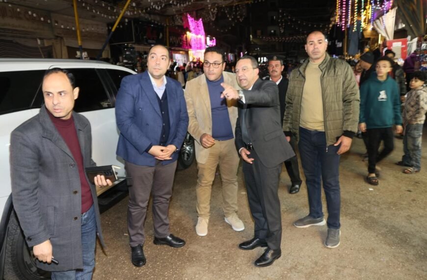 محافظ المنوفية يتفقد محيط اللجنة الطبية العامة للتأمين الصحي لبحث إمكانية استغلالها كساحة انتظار