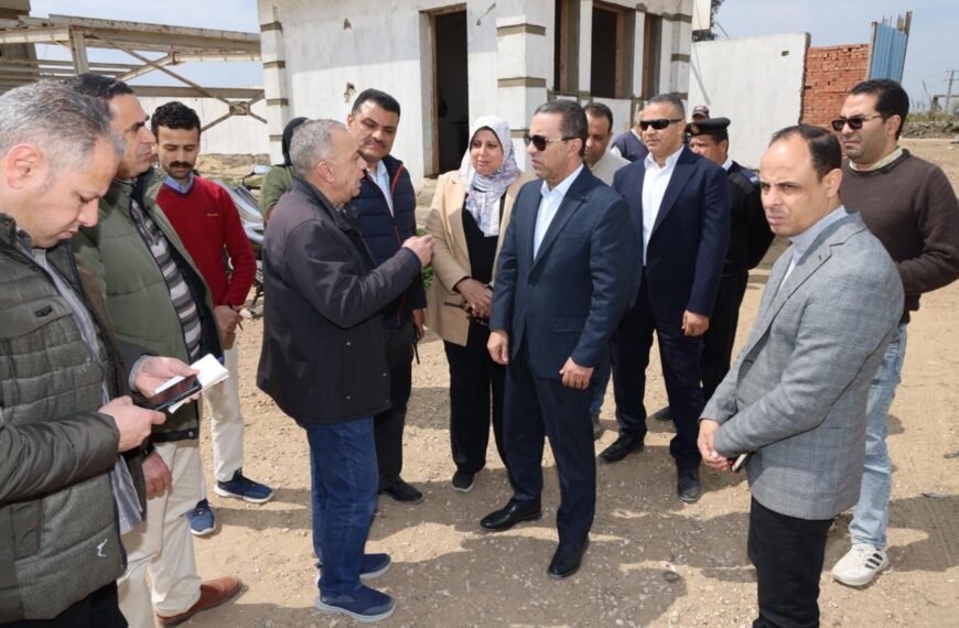 محافظ المنوفية يتفقد موقف قويسنا النموذجي بطاقة 120 باكية وبسعة 500 سيارة تمهيدا للافتتاح والتشغيل