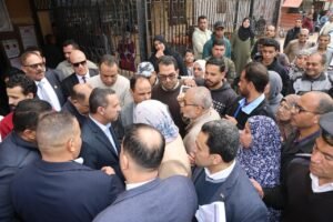 محافظ المنوفية يتفقد عيادة التأمين الصحي لمتابعة انتظام سير العمل والاطمئنان على مستوى جودة الخدمات الطبية