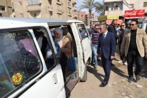 محافظ المنوفية يتفقد ميدانياً عدد من مواقف سيارات الأجرة لمتابعة الحالة العامة والتأكد من الالتزام بالتعريفة الجديدة