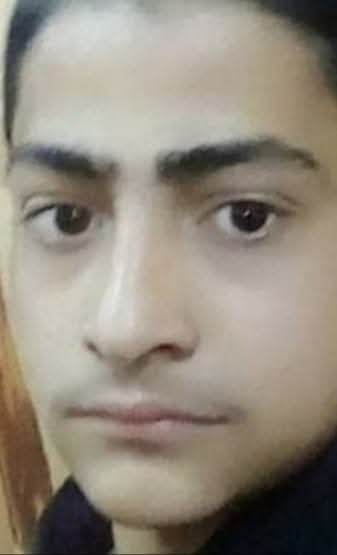 ما استحملش فراقه..اب يلحق لنجله أثناء صلاة الجنازة على الابن…