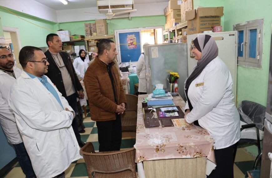 محافظ المنوفية يفاجئ مستشفى الشهداء المركزى لمتابعة إنتظام سير العمل ويتفقد عدد من الأقسام الطبية