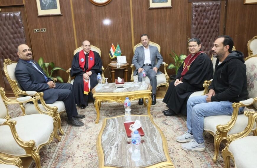 محافظ المنوفية يستقبل وفد الكنيسة الإنجيلية لتقديم التهنئة بعيد الفطر المبارك ويؤكد أننا جميعاً نسيج واحد