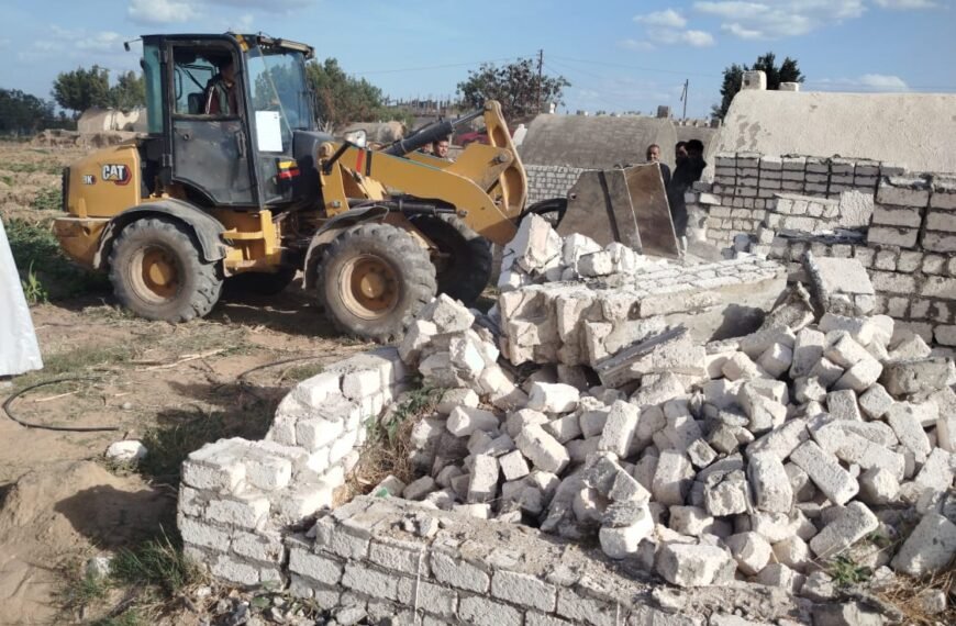 إزالة فورية لـ 9 مقابر مخالفة بكفر داود بالسادات وحالات&hellip;