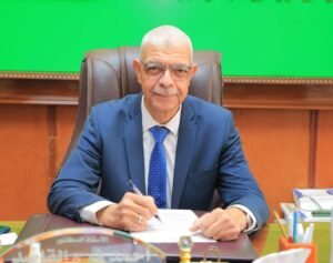 رئيس جامعة المنوفية يعقد اجتماعًا “أون لاين” مع العمداء لمتابعة الاستعدادات لاستئناف الدراسة واختبارات “الميدتيرم”