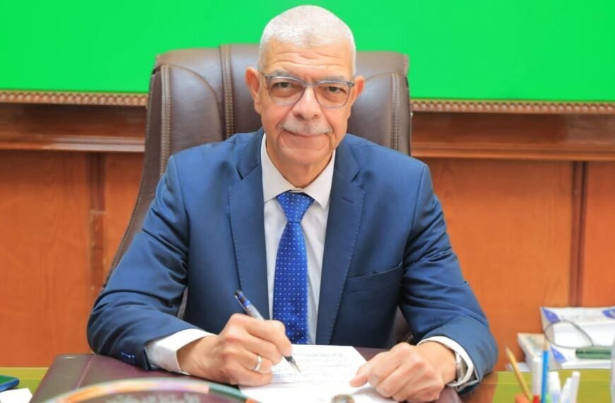 رئيس جامعة المنوفية يعقد اجتماعًا “أون لاين” مع العمداء لمتابعة…