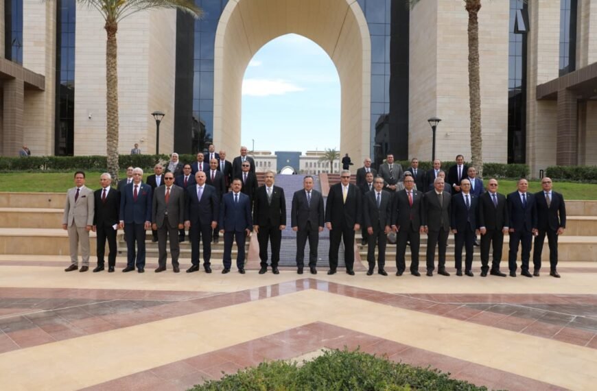 رئيس جامعة مدينة السادات يشهد اجتماع المجلس الأعلى للجامعات بالعاصمة الإدارية