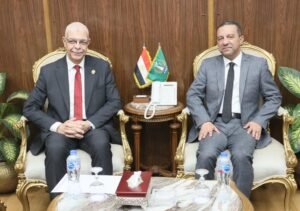 محافظ المنوفية يلتقي رئيس جامعة المنوفية و يناقشان سبل دعم خطط التنمية بعدد من القطاعات الخدمية