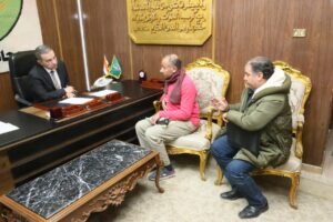 محافظ المنوفية يلتقي عدد من المواطنين ويوجه بإجراءات عاجلة لحل شكواهم ويؤكد استمرار التواصل المباشر