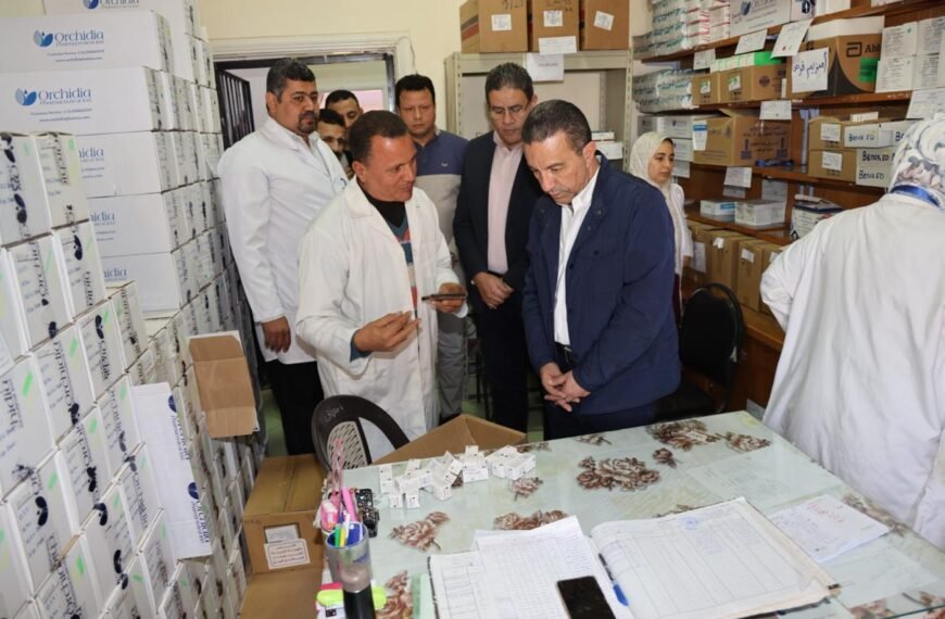محافظ المنوفية يتفقد مركز طب الأسرة بشما للوقوف علي انتظام سير العمل