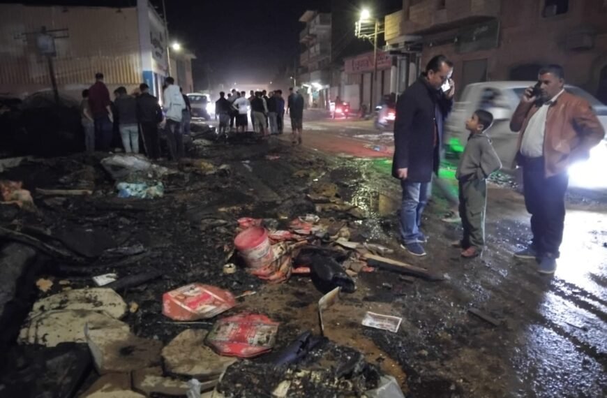 السيطرة على حريق هائل فى معرض مراتب بمنوف