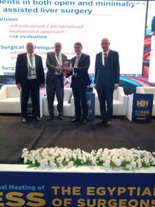 رئيس جامعة المنوفية يترأس 3 جلسات علمية بارزة بالمؤتمر الدولي الـ44 لجمعية الجراحين المصرية