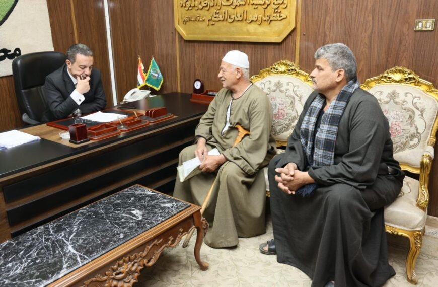 محافظ المنوفية : يقرر صرف مساعدة مالية عاجلة لحالة إنسانية ويوجه المختصين بسرعة فحص شكاوى المواطنين