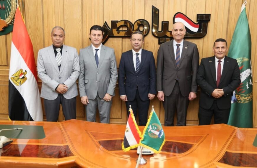 محافظ المنوفية ورئيس جامعة مدينة السادات يشهدان توقيع بروتوكول تعاون لإدارة وتشغيل ” مجزر نصف آلي المطور ” بشبين الكوم