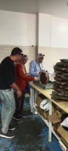 ضبط كيان غير مرخص لتصنيع الشيكولاته من بقايا البسكويت وزيت مجهول المصدر بالمنوفية